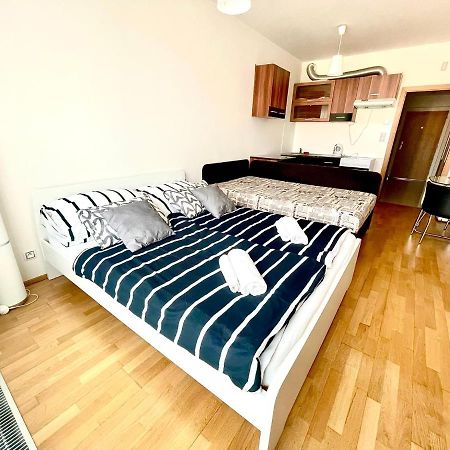 Centrum Park Apartment براغ المظهر الخارجي الصورة