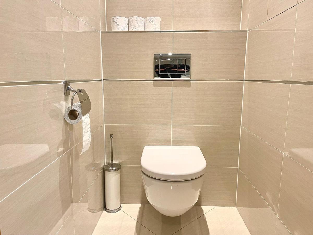 Centrum Park Apartment براغ المظهر الخارجي الصورة